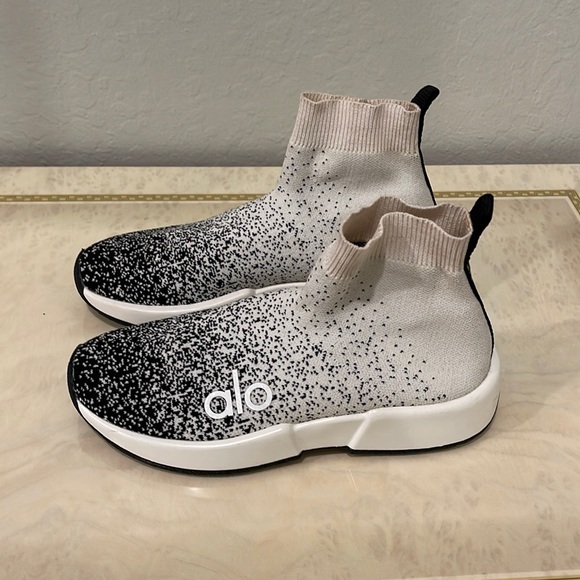 ALO Yoga Shoes Alo Yoga Velocity Knit Sneaker Poshmark